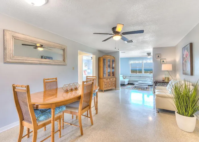 Gulf Breeze - Gulf Front Monthly Holiday home Clearwater Beach