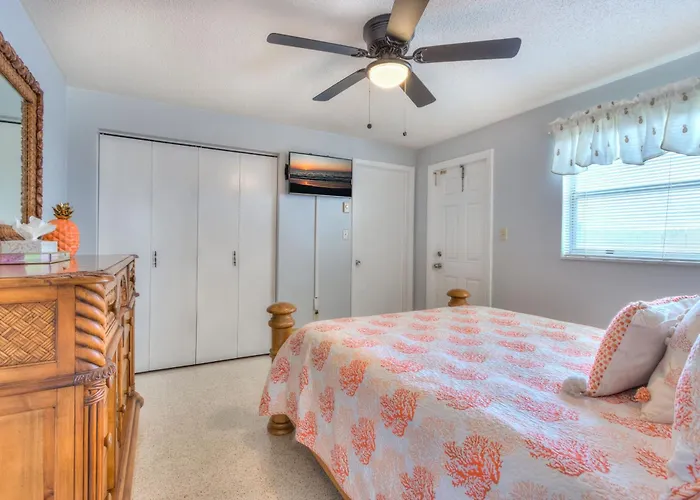 Gulf Breeze - Gulf Front Monthly Holiday home